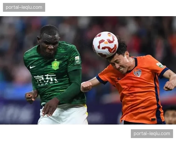 青岛海牛新星邝兆雷热身赛送助攻：16岁小将展现突破能力